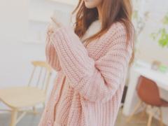 「萌え袖ふぅふぅ」だけじゃない♡“萌え袖×両手使い”のモテきゅん仕草