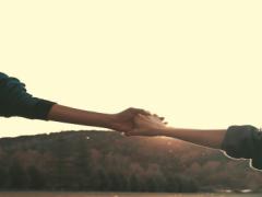 ［好きな人の手の距離0cm］触れたいと思わせるすべすべな手になるレシピ