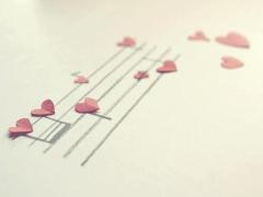 言えない気持ちを指先に。3つの‘メッセージネイル’に想いを託す