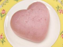 ほっこりあったかな幸せ、100円♡”ハートの生チョコまん”が全国のセブンで発売