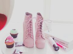 色っぽガーリーに溺れる。乙女ゴコロ直撃の‘レースアップネイル’