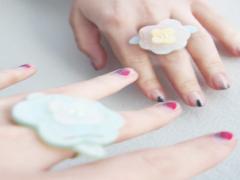 私は左右で違う印象を作るの。"左右非対称ネイル"でネイルを2倍楽しもう