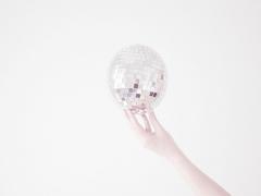 指先は何色に輝いてる？ネイルカラーに隠れたあなたの深層心理をcheck