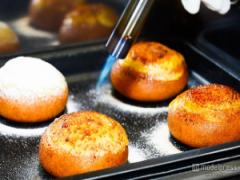 ミスタードーナツ新作「クレームブリュレドーナツ」を先取りで食べてみた！製造工程も徹