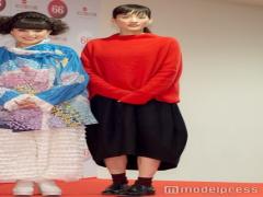 綾瀬はるか、ざく切り前髪＆真っ赤なニットで大人可愛く＜ファッションチェック／紅白リ