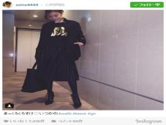 ブラックコーデには細めプリーツで甘さをプラス【今日の私服／島袋聖南】