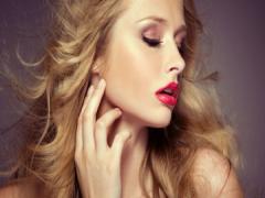 夜の力とセクシー顔で勝負。”色っぽ女”が冬の夜の主役です