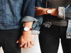 思わずぎゅっと握りたくなる指先に。もふっと感が可愛いベルベットネイル