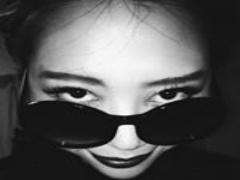 みんなが持ってる。定番白Tシャツに＋αで今ドキgirlに早変わり◎