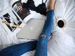 ぐーたらとは少し違う、頑張る女子の休日は“頑張らない”生活が幸せのカギ♭