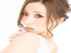 白ドレスで華やかに。ピュアカラーで素敵女子に変身♡