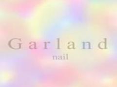 フレンチネイルの進化形。三角フレンチでオシャレ度格上げ♡