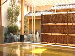 都会の喧騒を忘れて。都内の温泉で、心も身体もゆっくり温めませんか？