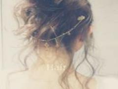 ストレートと巻き髪のいいとこ取り。頑張りすぎない”ニュアンスストレート”が気分