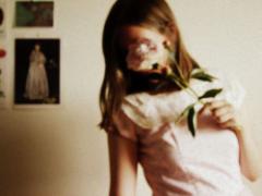 ニーハイにミニスカ、許されるのは何歳まで？知られざるメンズの本音徹底調査！