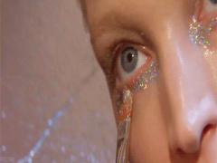 じゅわっ、うるっと瞬きするの♡魅惑の‘‘ツヤまぶた’’を作る3つの優秀コスメ