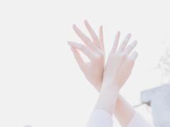 かわいすぎないピュアさが欲しいなら。可能性無限大なホワイトネイル