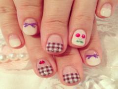 ガーリーからマニッシュまで幅広愛され柄。チェックネイルカタログ