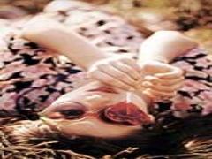 言葉にするのは恥ずかしいから気持ちを爪先に込めて、「LOVE」がテーマのネイル3選