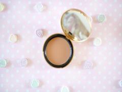 がっつりシェーディングは古くさい。ナチュラルなイマドキ小顔をつくる5のメイク術