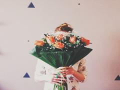 春のハイトーンは、明るい日差しに負けないオレンジベージュヘアにすべし！