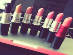 まるで高級リップのよう？プチプラコスメCANMAKEでうるうる唇を作る方法