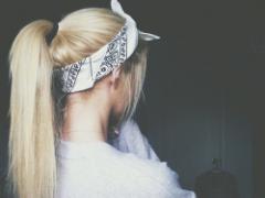 鞄や首につけてるだけなの？バンダナの【基本から応用まで】7つの簡単アレンジ方法