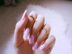 たった1つで、存在感。大人可愛いは‘シンプル✕ブローチ’ネイル＊