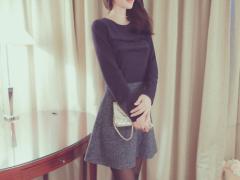 その所作全てが奥ゆかしい。女性の品格を決めるのはバッグの中の○○でした