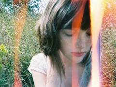 キュートとクールのど真ん中。ラベンダーグレージュのくすみラチュラルヘア