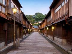 お寿司をもぐもぐしながら夢心地。また来たいって必ず思う、金沢の回転寿司店