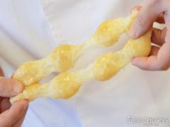 ミスド新メニュー“のびるポン・デ・リング”がどれだけ伸びるか実験！餅のような弾力と