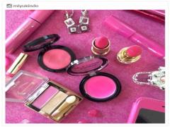 春は“フューシャピンク”が最強のポイントカラー！