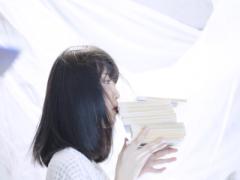 ”黒髪×エアリー感”。ふわっと軽い印象を叶えるヘアスタイルカタログ