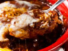 煮込みハンバーグの簡単レシピ！寒～い夜にハフハフ食べたい♡