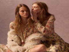 寄せては返す美しさ◇規則的に揺れる波ウェーブのヘアカタログ20選