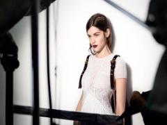 シアーな輝きにうっとりしちゃう。今春トレンドの‘レース’をメイクにも