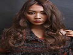 髪長いってやっぱりかわいい♡女っぽさが上がる華やかなヘアスタイル