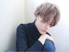 春の日差しと、デニムが似合う。"透けてほつれる"アンニュイウェーブヘアカタログ