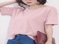 お洋服の次はメイクにも。甘みと深みいいとこどりの“くすみピンクコスメ”のすすめ