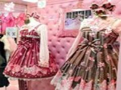 大人っぽくも着こなせる♡ギャルファッション系アイテムをコーデに取り入れよう