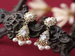上品＆華やか。アンティークドレスで叶えるクラシカルスタイル