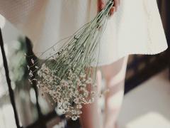 目覚めよこの魅力。春の目元は「寒色メイク」でリップや頬を引き立てるのが正解♡