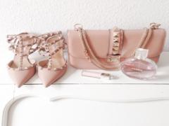 甘辛ネイルを楽しみたいの♡"VALENTINO風"スタッズネイル