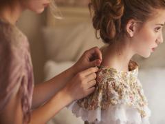 朝、苦戦している女の子多し。寝癖をつけないor簡単に直す方法