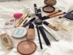 メイクの隠れ主役は"コンシーラー"。使い方の復習講座とオススメ3選ご紹介しちゃいます