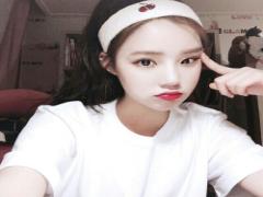 顔を触ってたら小さなプツプツ...ニキビとも違うこれは放置でいいの？