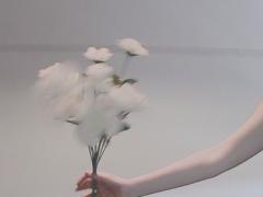 甘いカラーは”らしく”ないから。モノクロで作るフラワーネイルカタログ