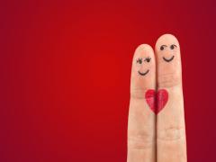 大好きな人とのデート。想いを"ハートネイル"詰め込んでとびっきり可愛いあなたに変身♡