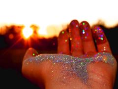 キラっと光るたびに気分くすぐる。トキメキネイルにチェンジして♡